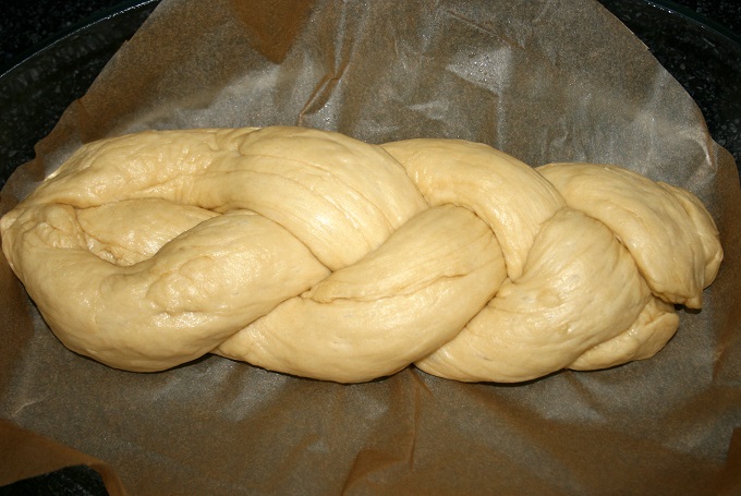 Het vlechten, Paasbrood maken